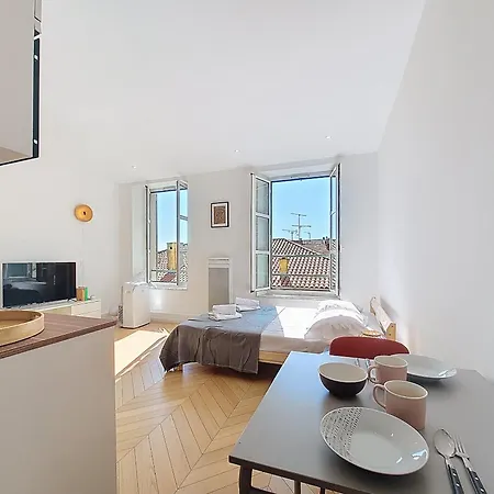 Nestor&jeeves - Du Port - Apartment *